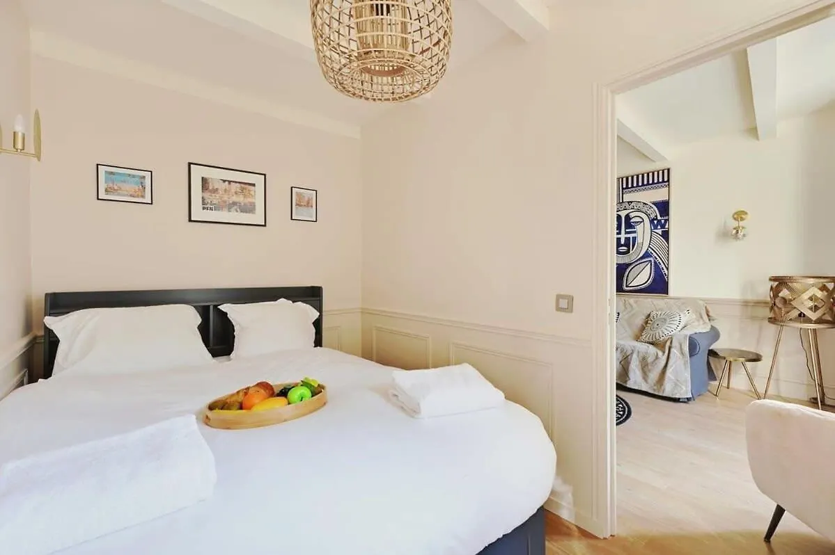 Beautiful Apartment 2Br - 4P Republique Temple パリ