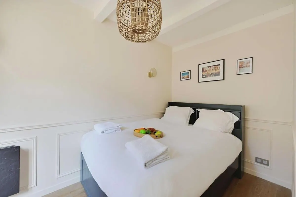 Beautiful Apartment 2Br - 4P Republique Temple Paris France